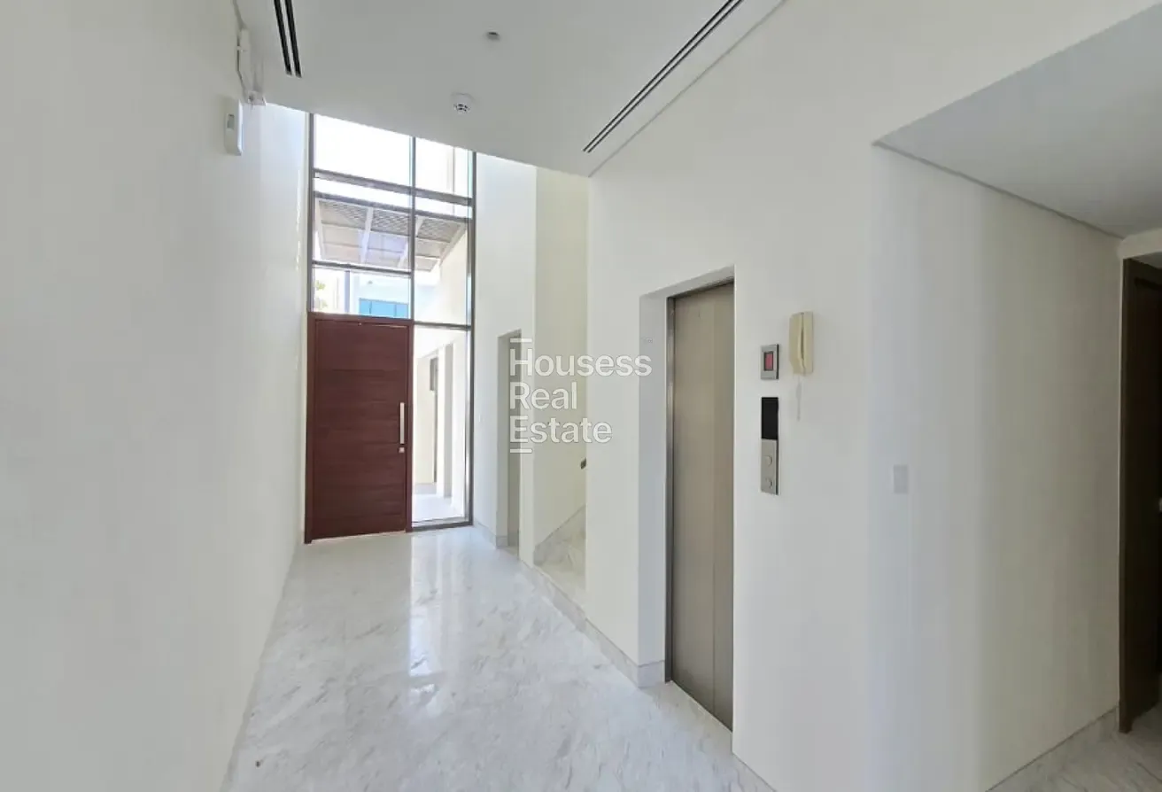 Large Plot | Single Row | Walk to lagoon