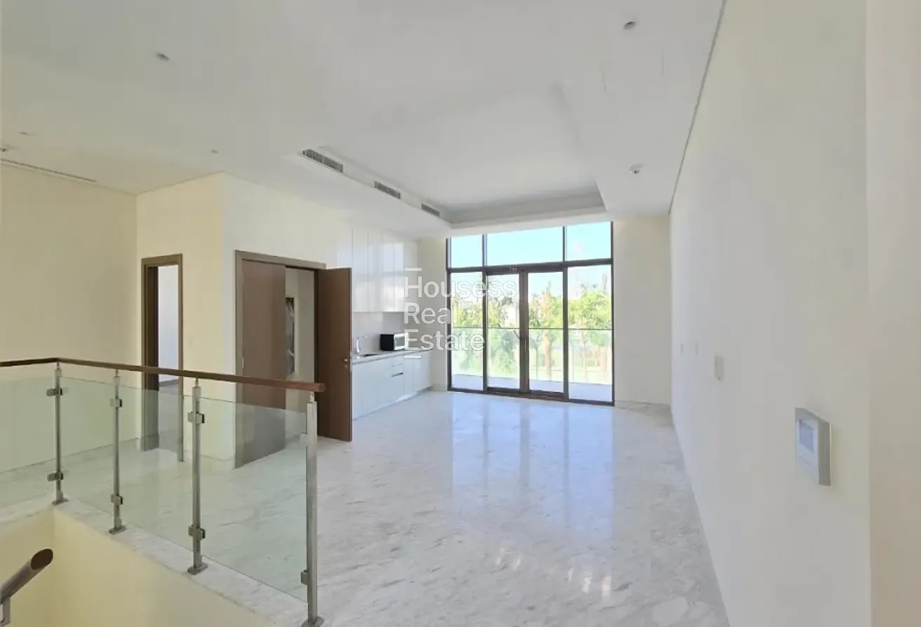 Large Plot | Single Row | Walk to lagoon