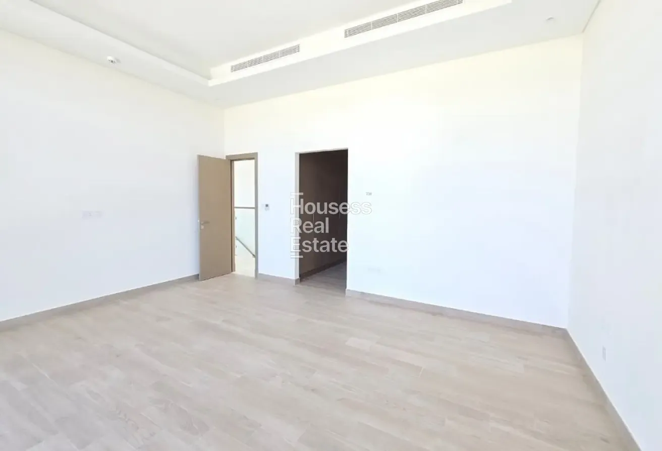 Large Plot | Single Row | Walk to lagoon