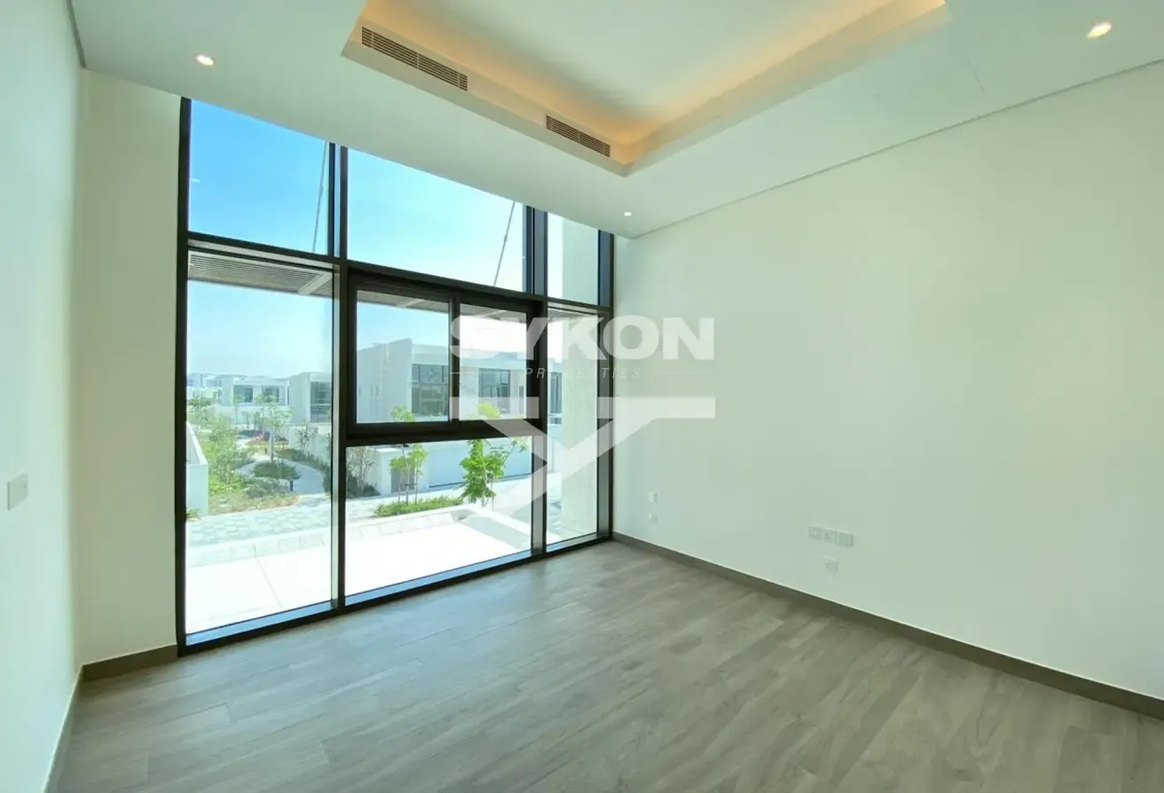 Huge Plot | Private Pool | Phase 3 | Ready To Move