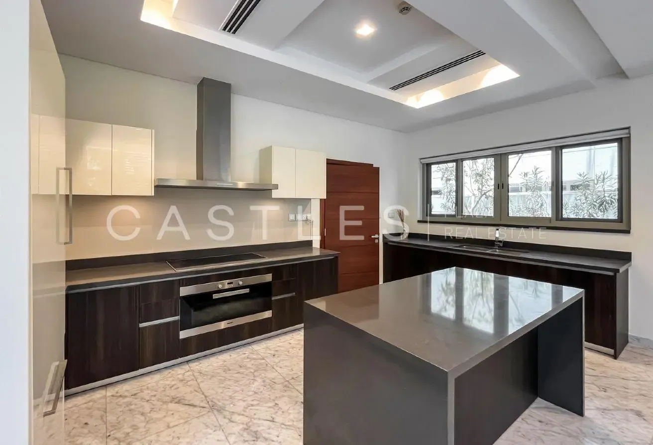 Ready To Move In | Contemporary Villa