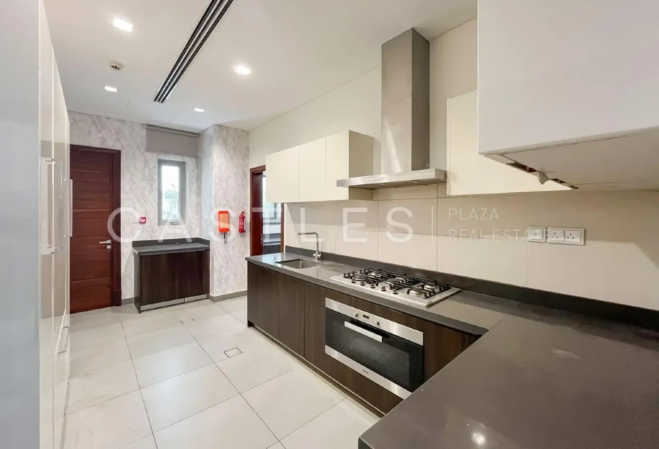 Ready To Move In | Contemporary Villa
