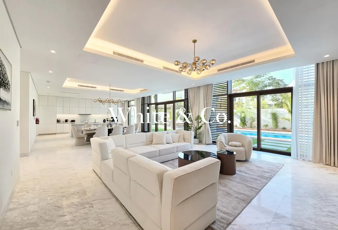 Contemporary | Landscaped |Furnished Unit