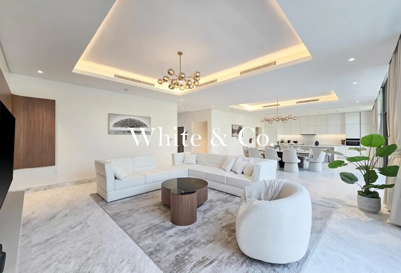 Contemporary | Landscaped |Furnished Unit