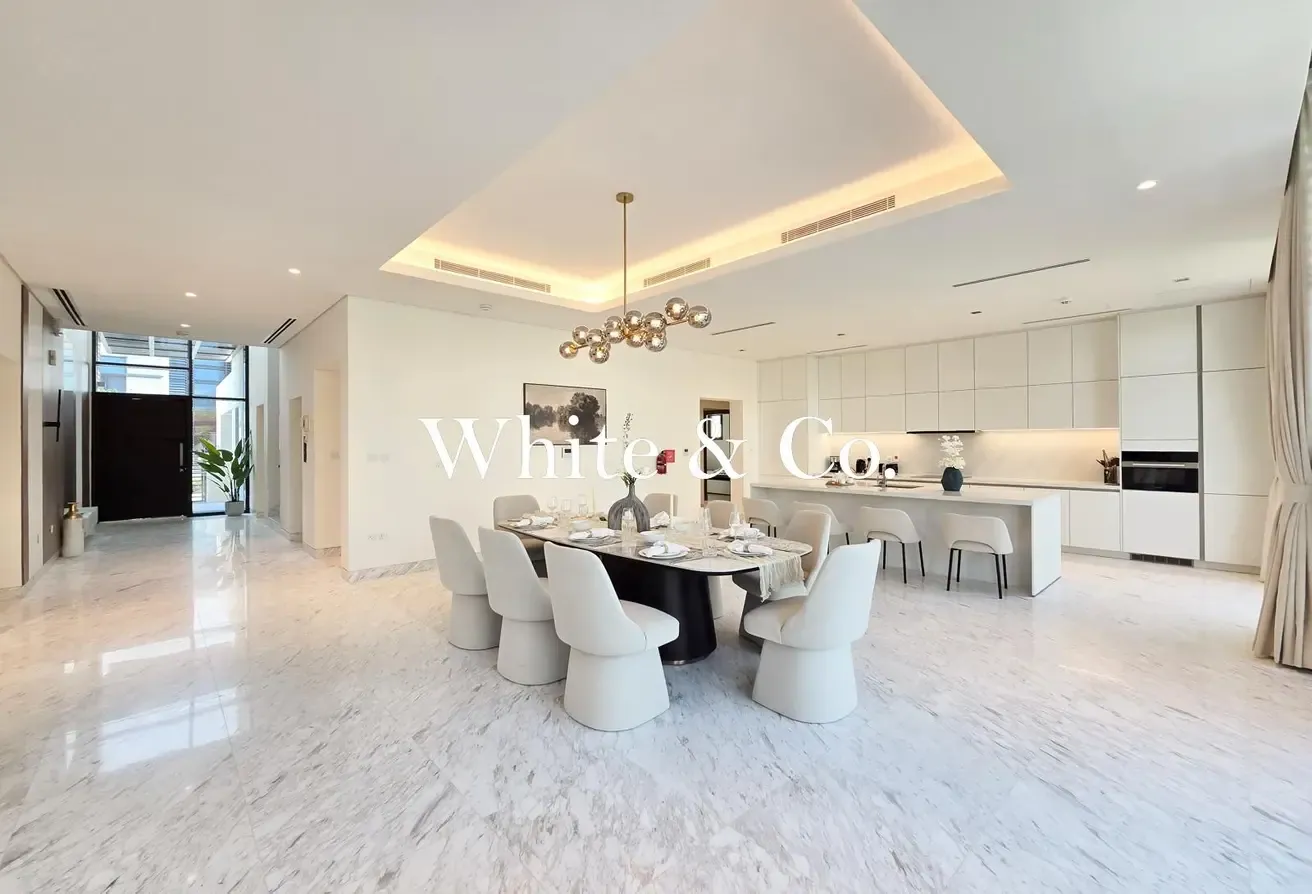 Contemporary | Landscaped |Furnished Unit