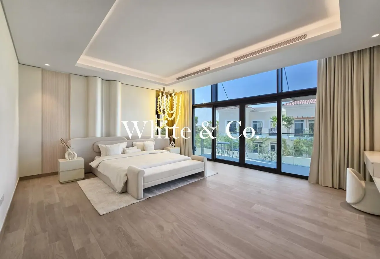Contemporary | Landscaped |Furnished Unit