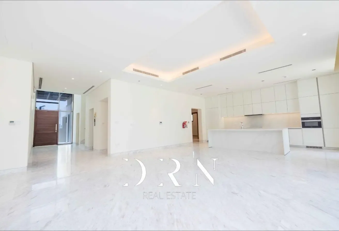 Spacious 5BR | Private Pool & Garden | Ready