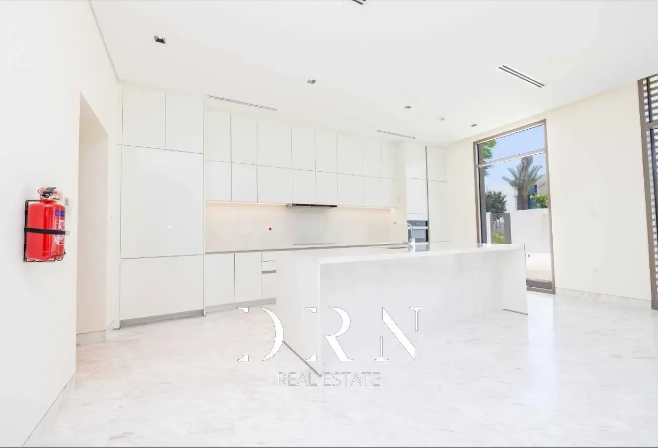 Spacious 5BR | Private Pool & Garden | Ready