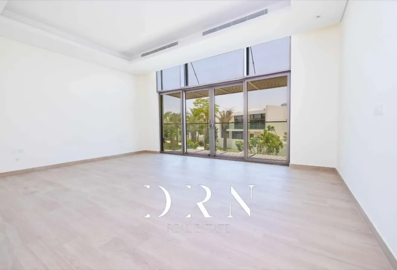 Spacious 5BR | Private Pool & Garden | Ready