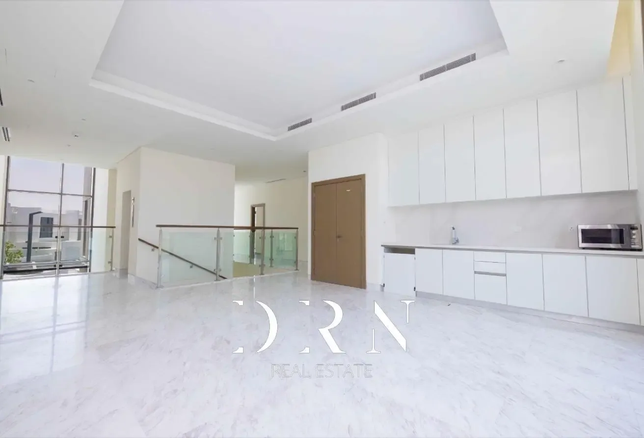 Spacious 5BR | Private Pool & Garden | Ready