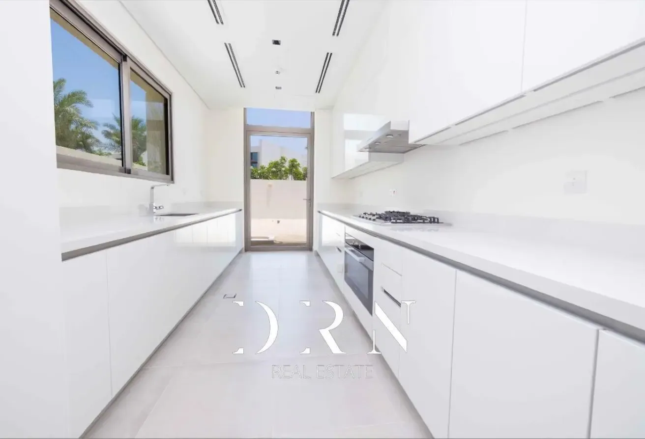 Spacious 5BR | Private Pool & Garden | Ready