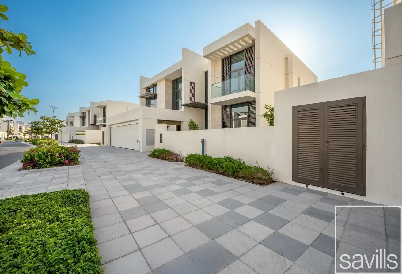 Vacant August | Single Row | Close to Lagoon