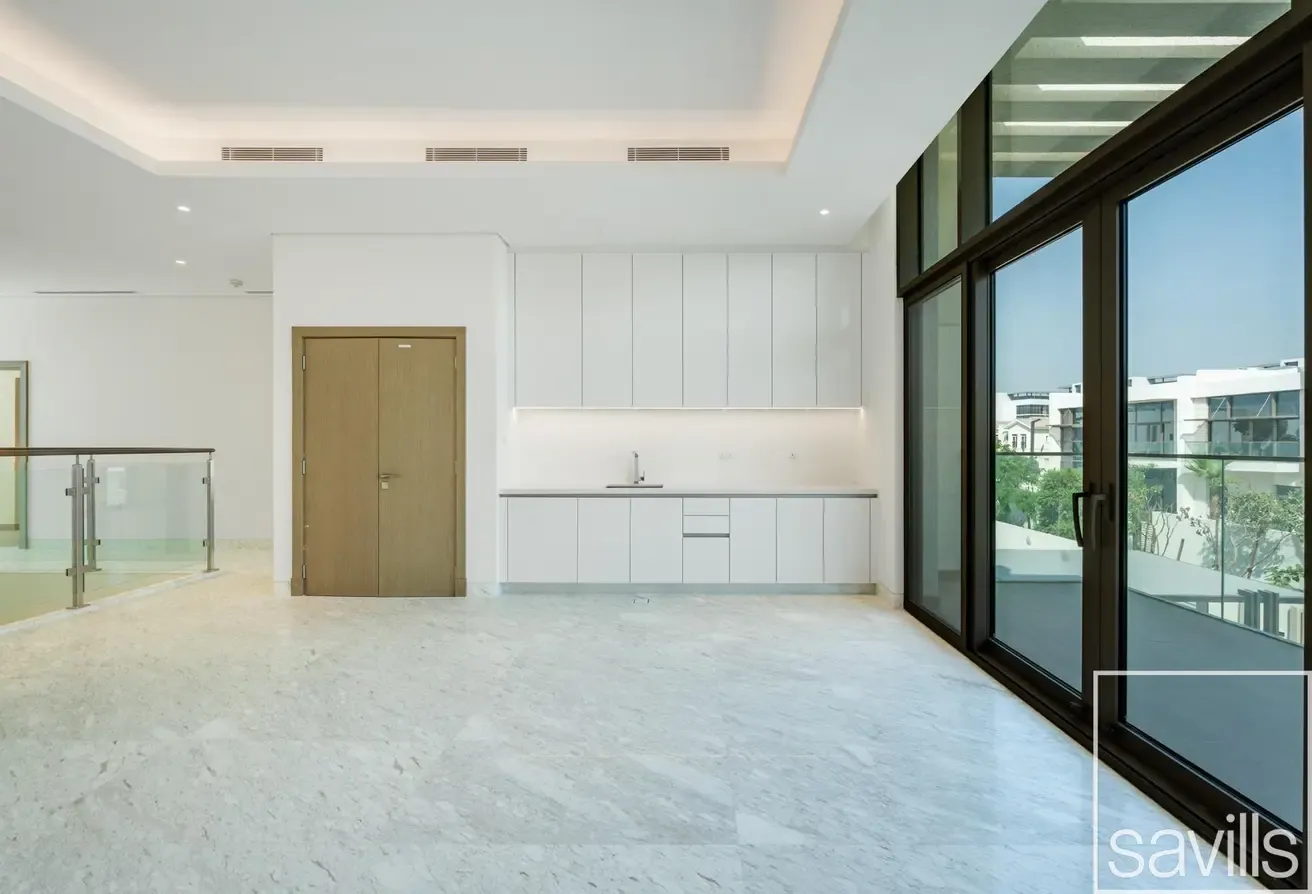 Vacant August | Single Row | Close to Lagoon
