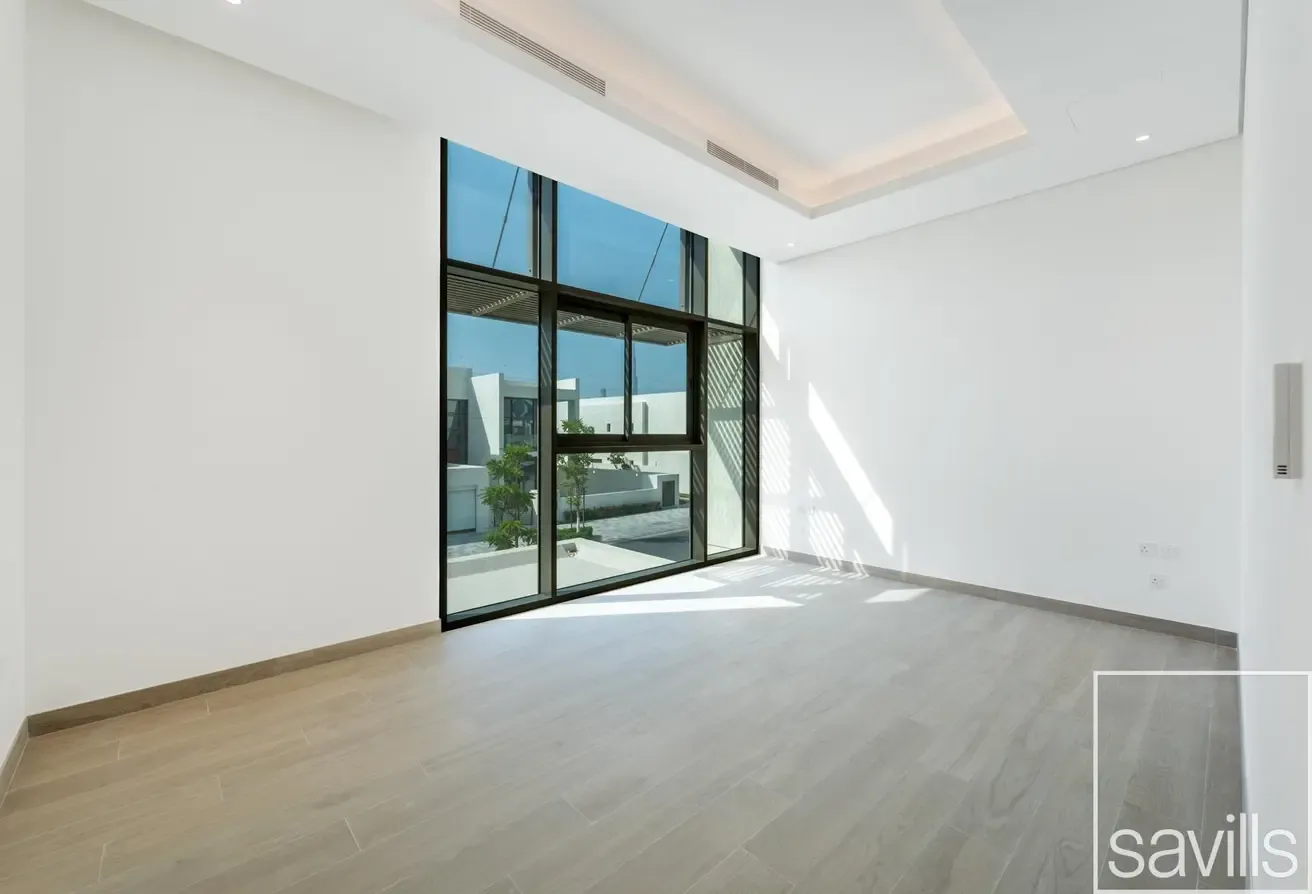 Vacant August | Single Row | Close to Lagoon