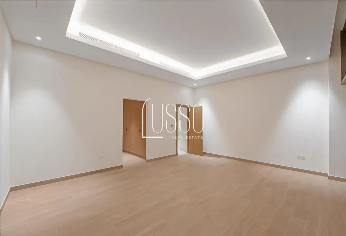 Brand New | 5 Bed | Landscaped Garden | Large Plot