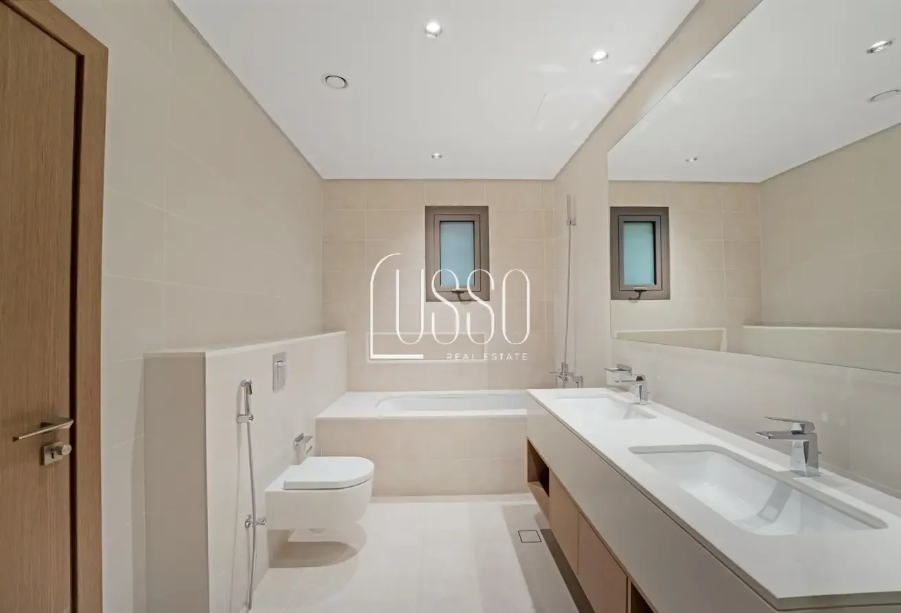 Brand New | 5 Bed | Landscaped Garden | Large Plot