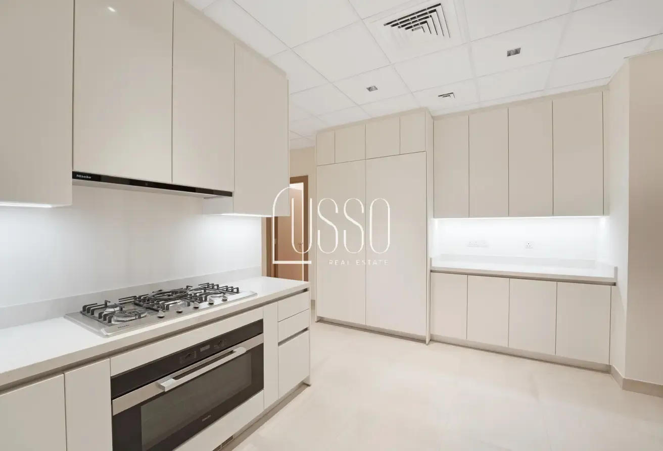 Brand New | 5 Bed | Landscaped Garden | Large Plot