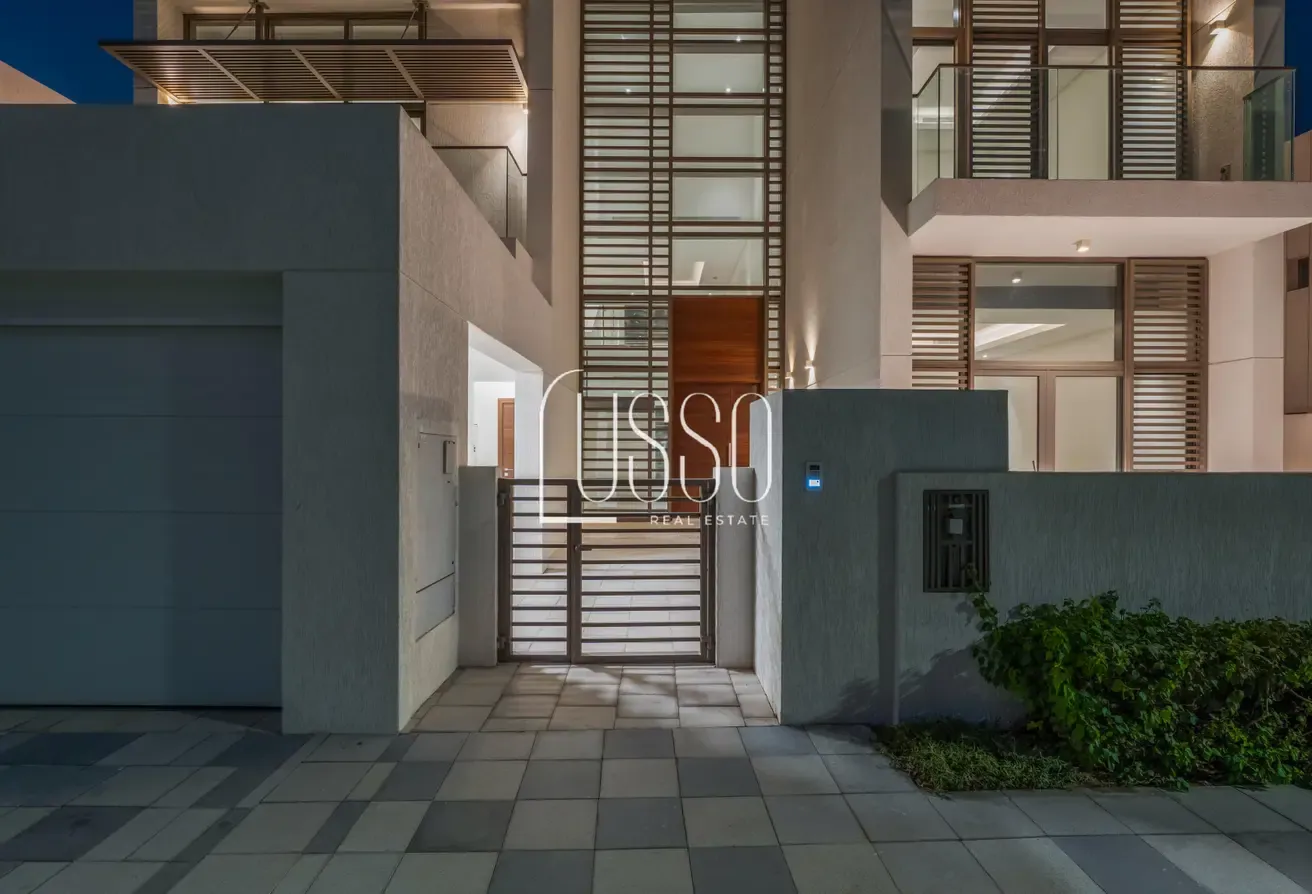 Brand New | 5 Bed | Landscaped Garden | Large Plot