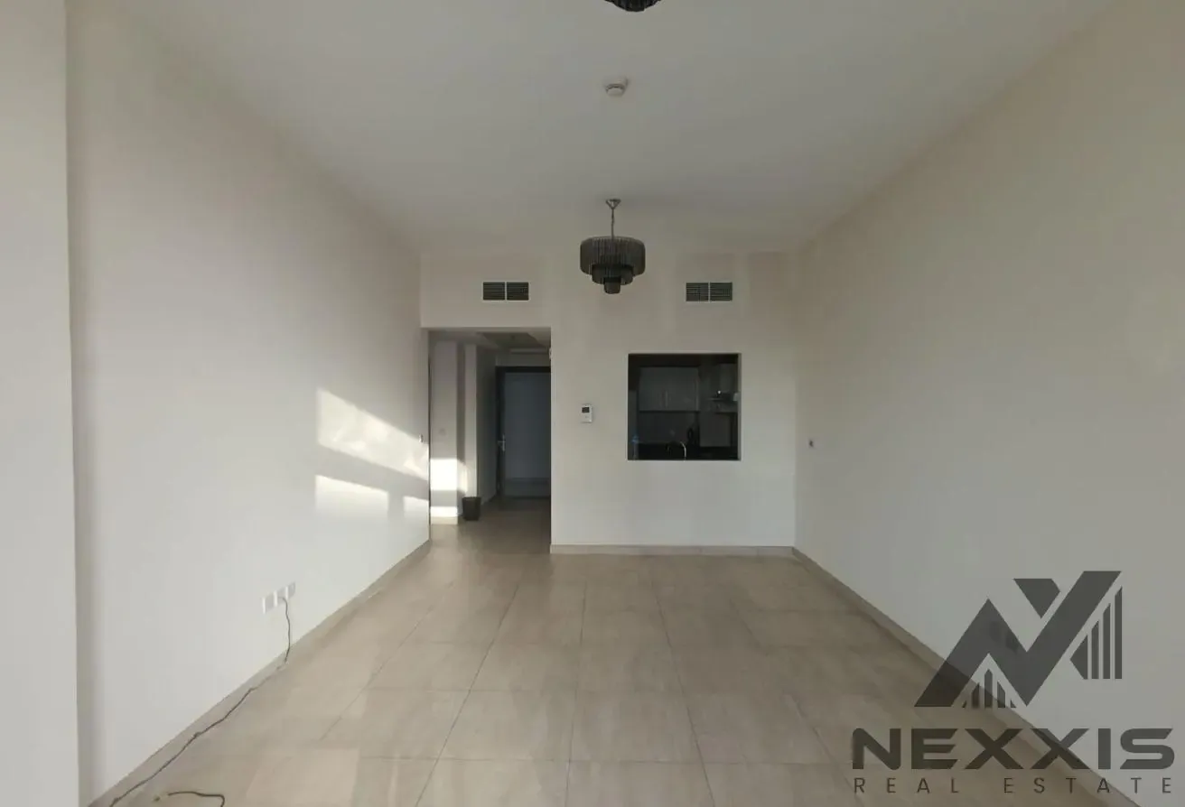Vastu Complaint – Vacant – Close to metro