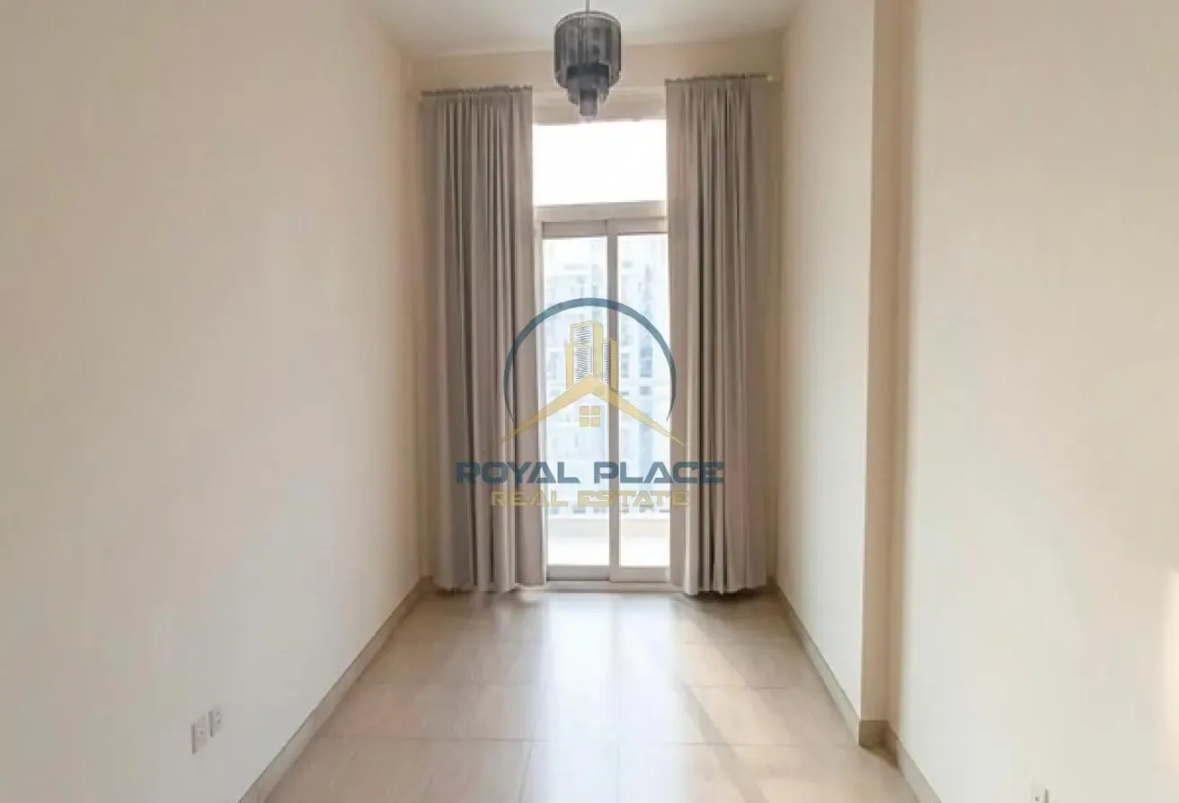 Great Location | Chiller Free | Walk to Metro