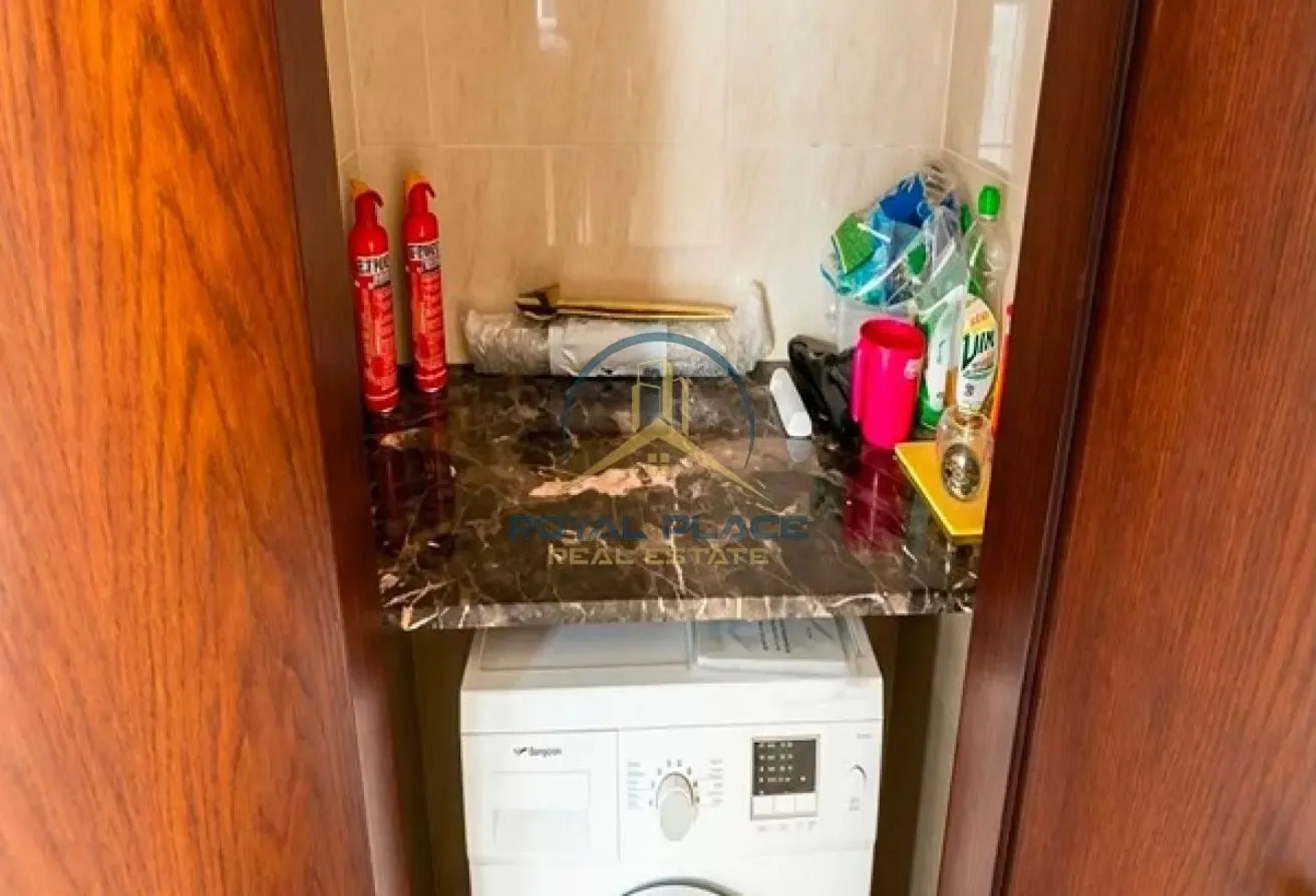 Great Location | Chiller Free | Walk to Metro