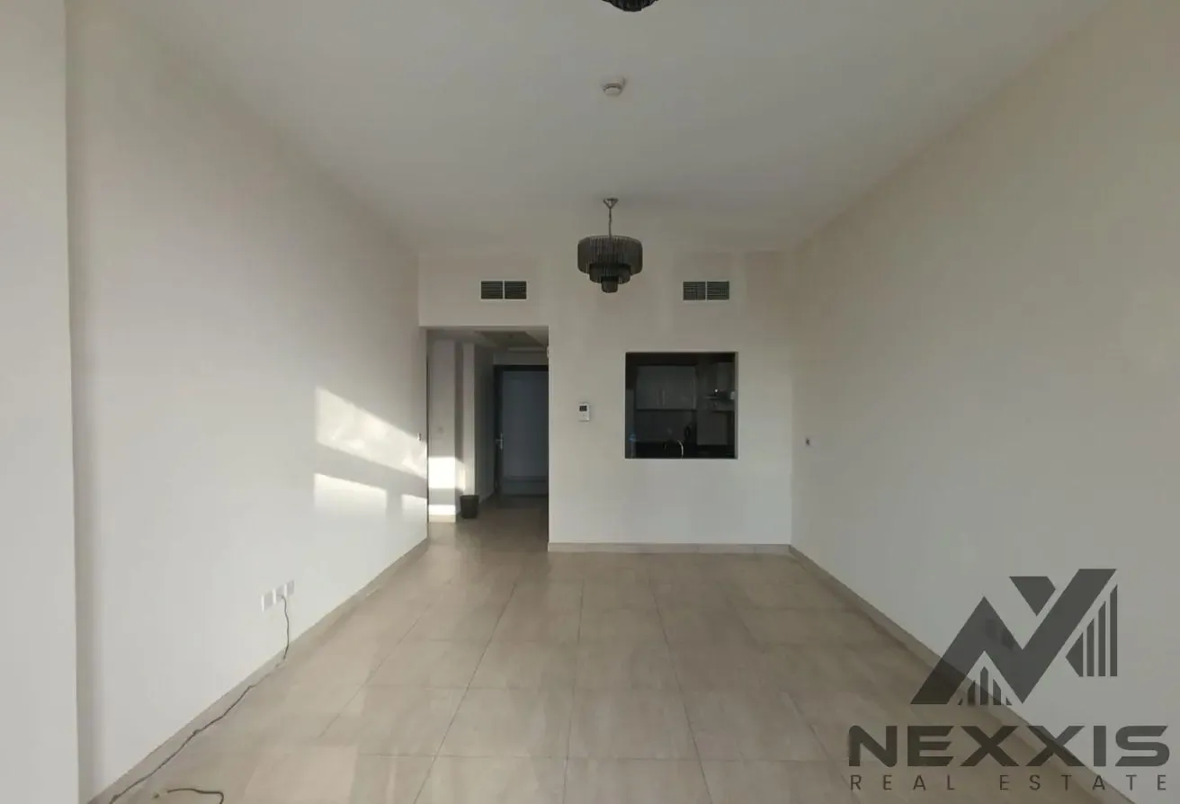 Unfurnished – Vacant – Close to metro - Maid Room