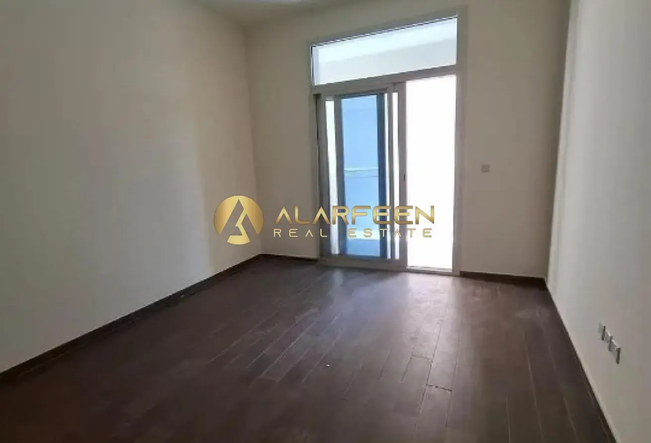 Spacious 2Br I Prime Location I Vacant Now