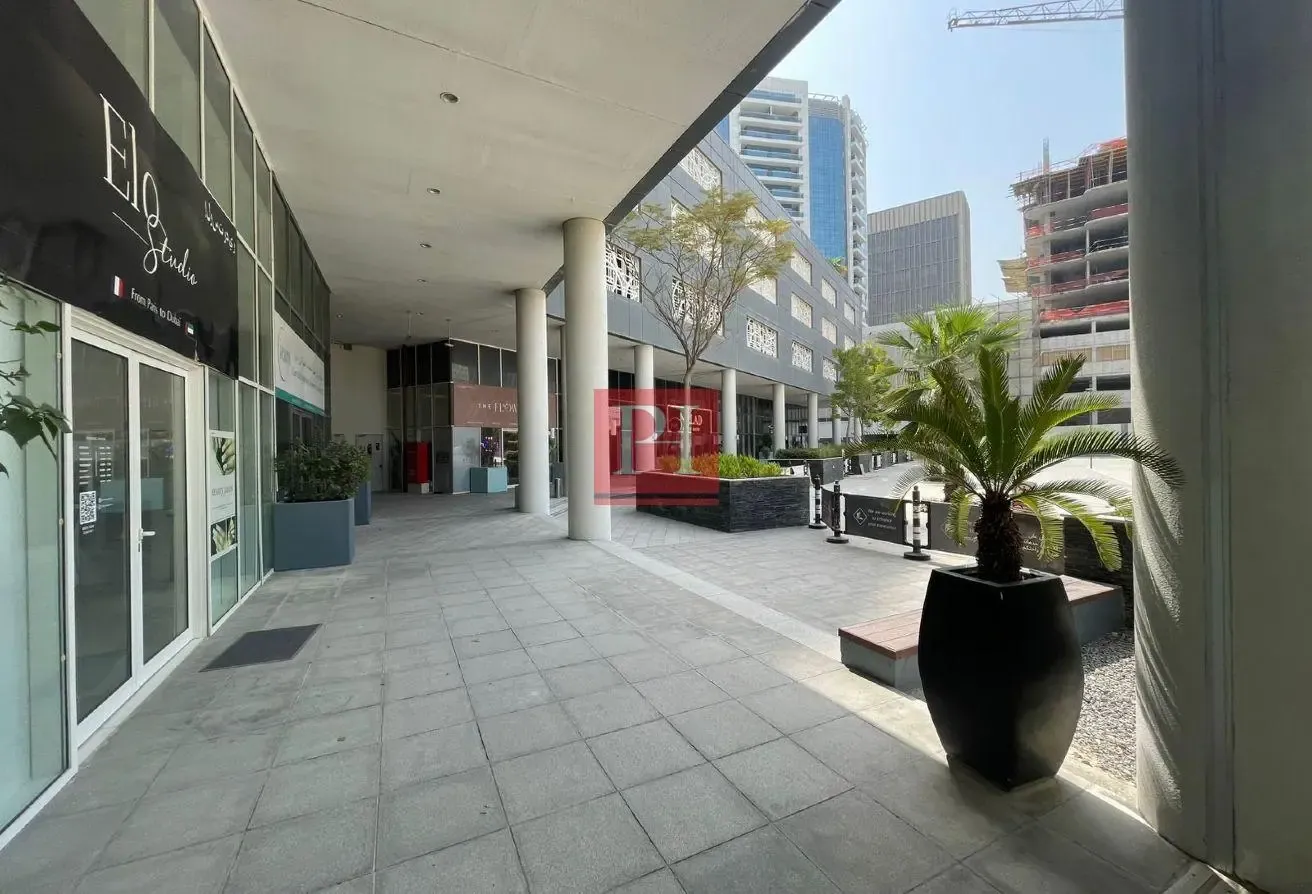 SPACIOUS SHOP FOR SALE/ PRIME LOCATION/ AFFORDABLE
