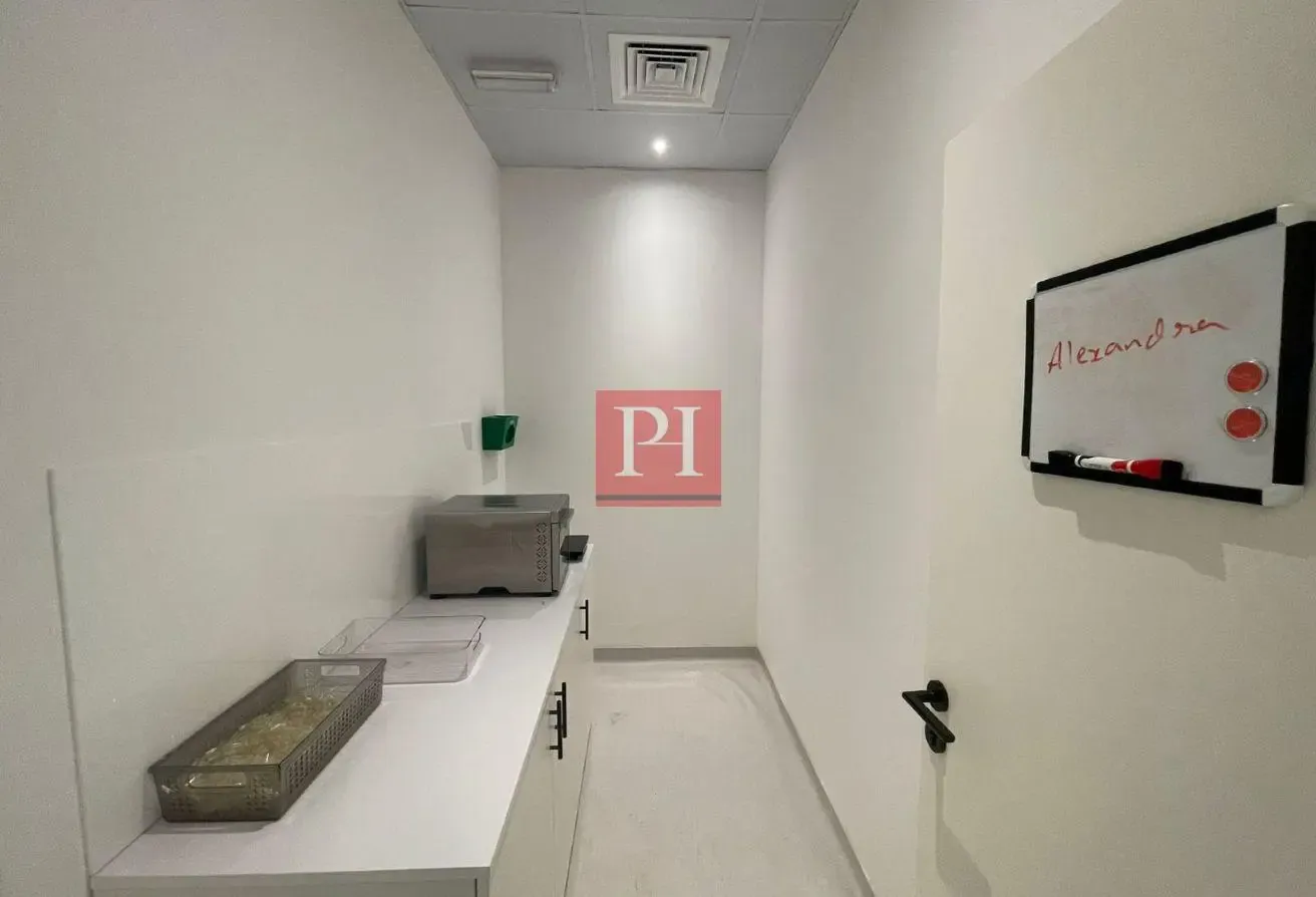SPACIOUS SHOP FOR SALE/ PRIME LOCATION/ AFFORDABLE