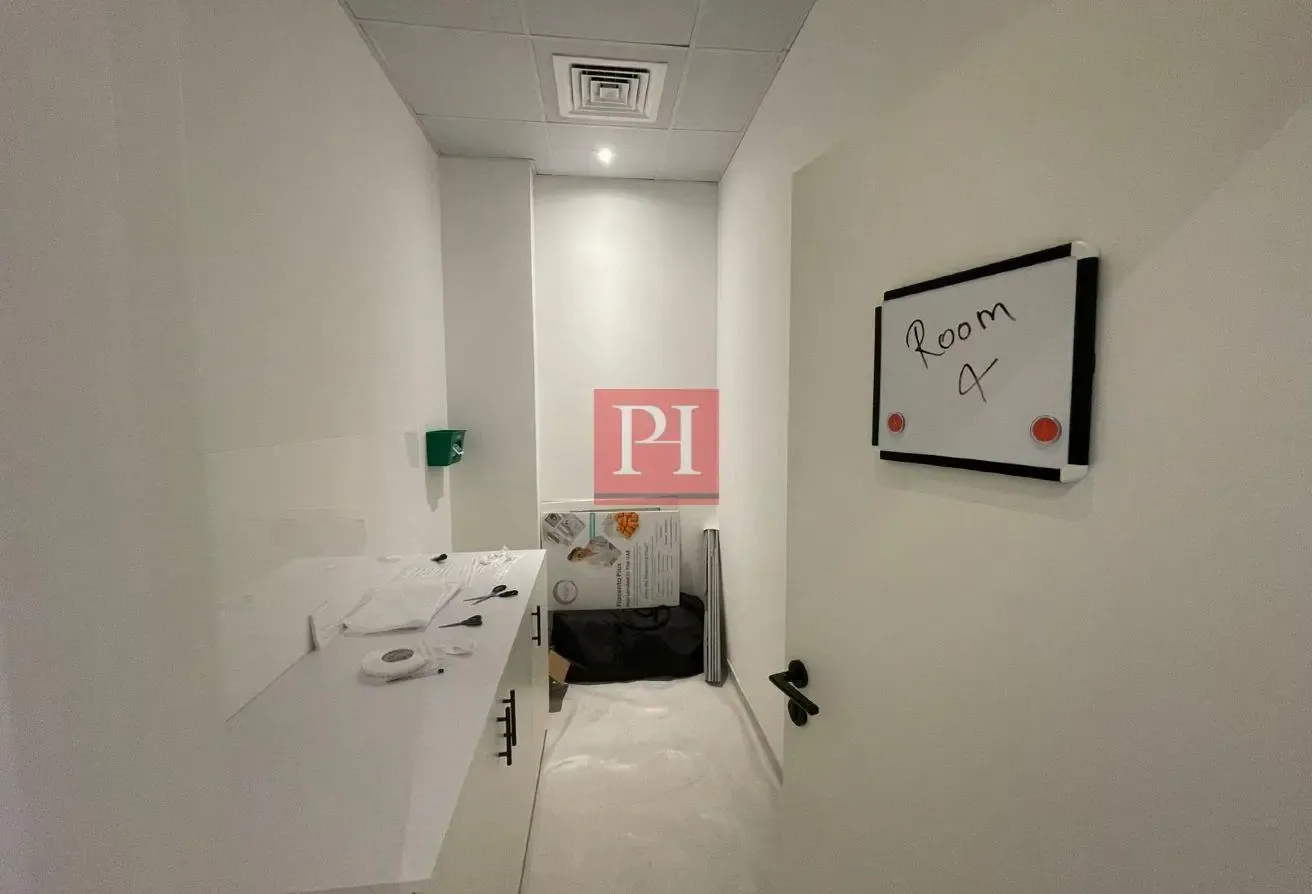 SPACIOUS SHOP FOR SALE/ PRIME LOCATION/ AFFORDABLE