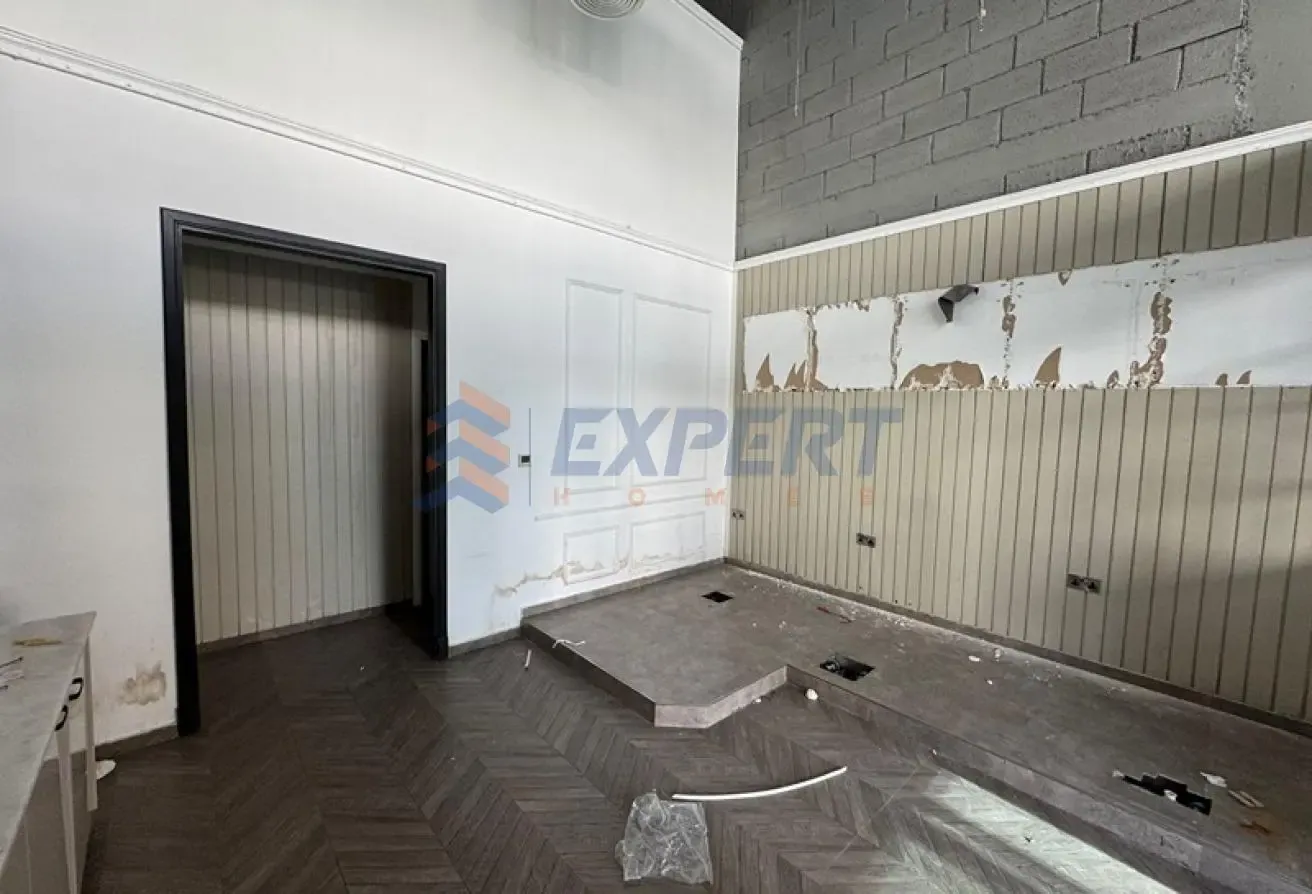 Prime Location | Fitted and Spacious Shop | Vacant