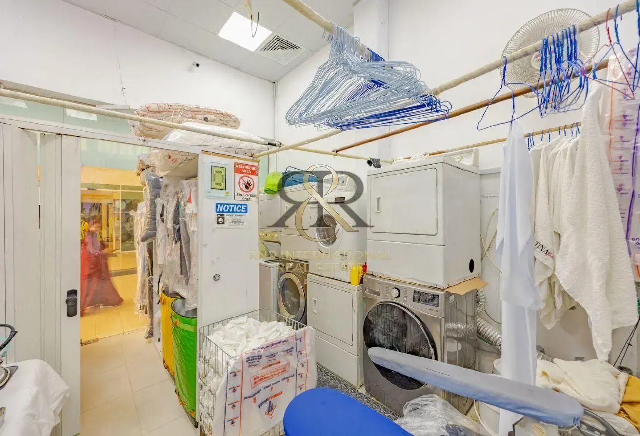 Retail Space with Ideal Size and Layout l Rented