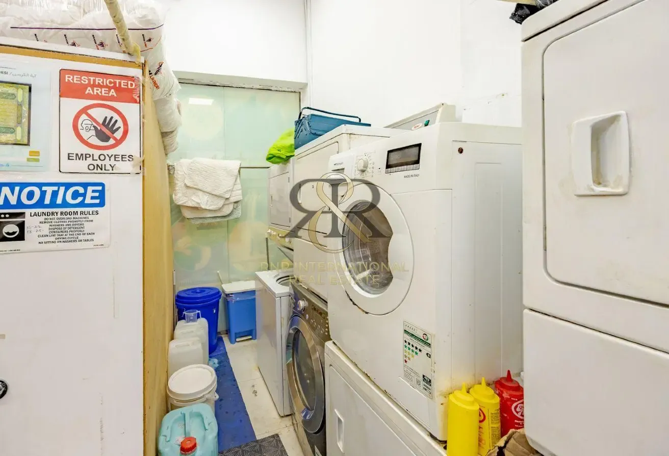 Retail Space with Ideal Size and Layout l Rented
