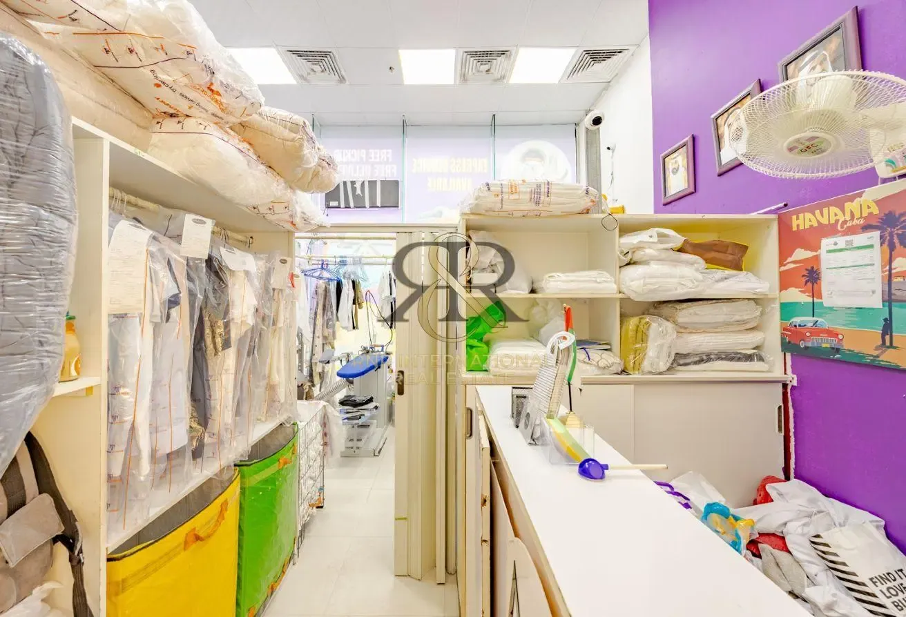 Retail Space with Ideal Size and Layout l Rented
