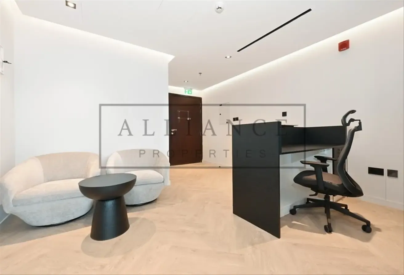 2 partitions | Pantry | Ready to Move | Furnished