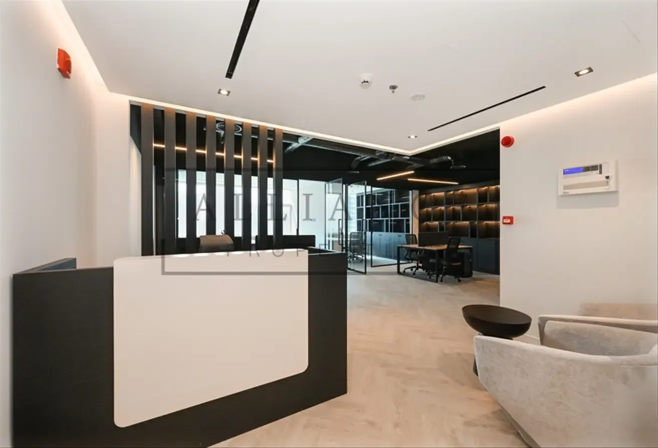 2 partitions | Pantry | Ready to Move | Furnished