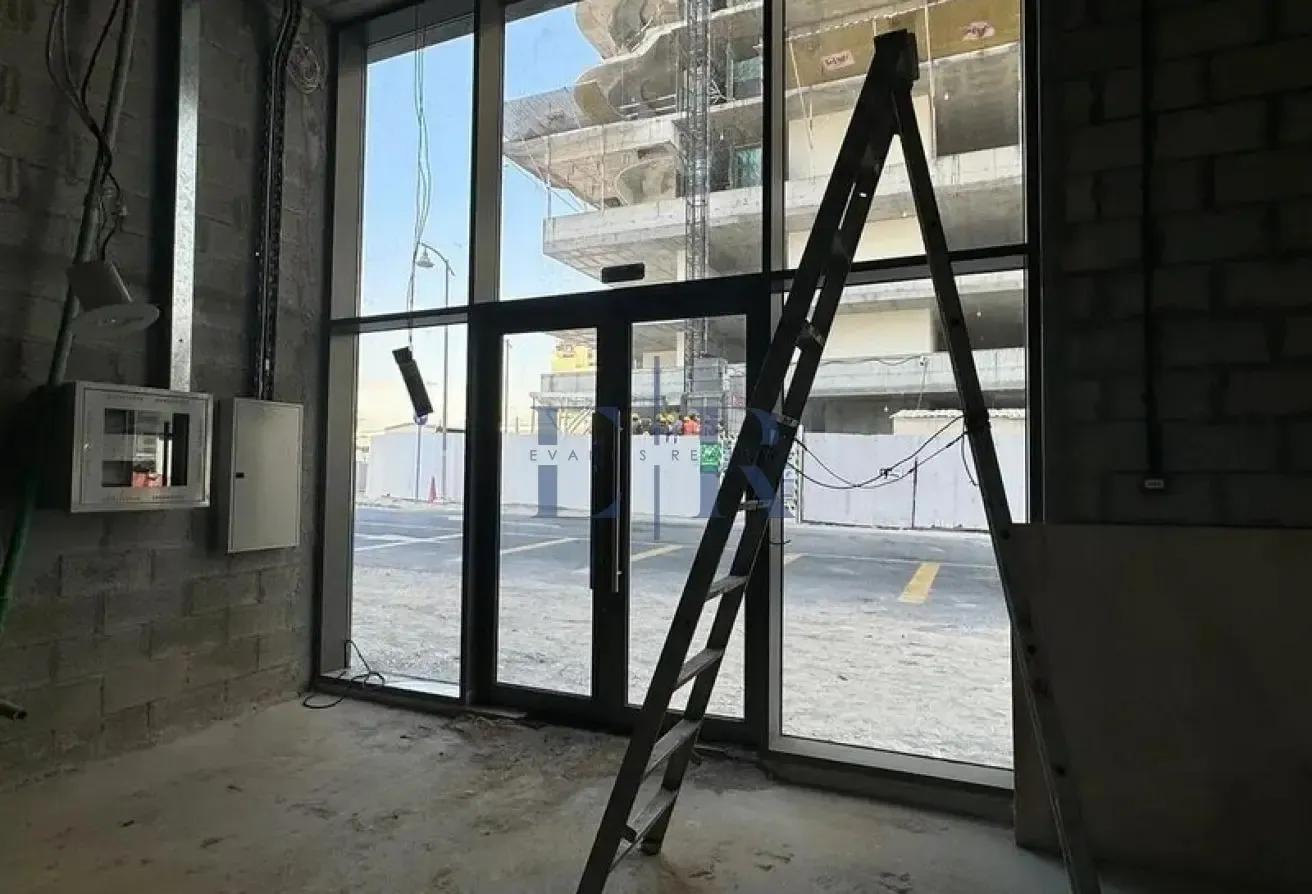 RETAIL SHOP / NEAR METRO / NO AGENT
