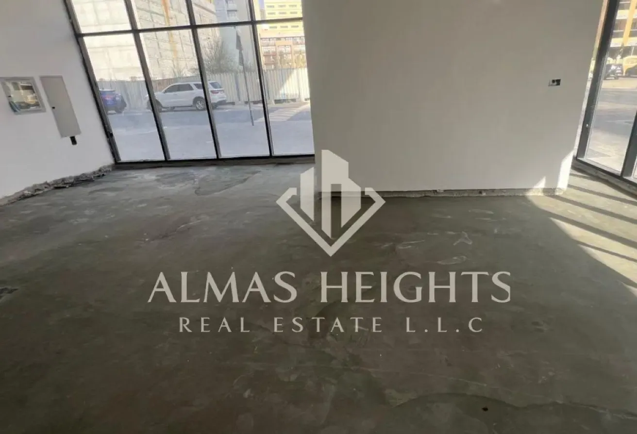 RETAIL SHOP | HIGH VISIBILITY | SHELL & CORE
