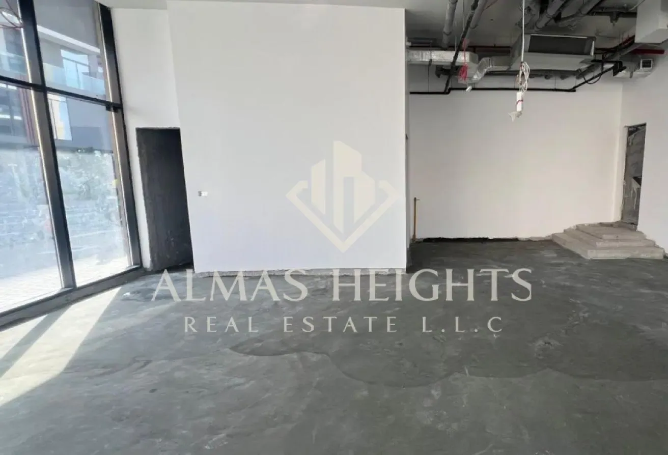 RETAIL SHOP | HIGH VISIBILITY | SHELL & CORE