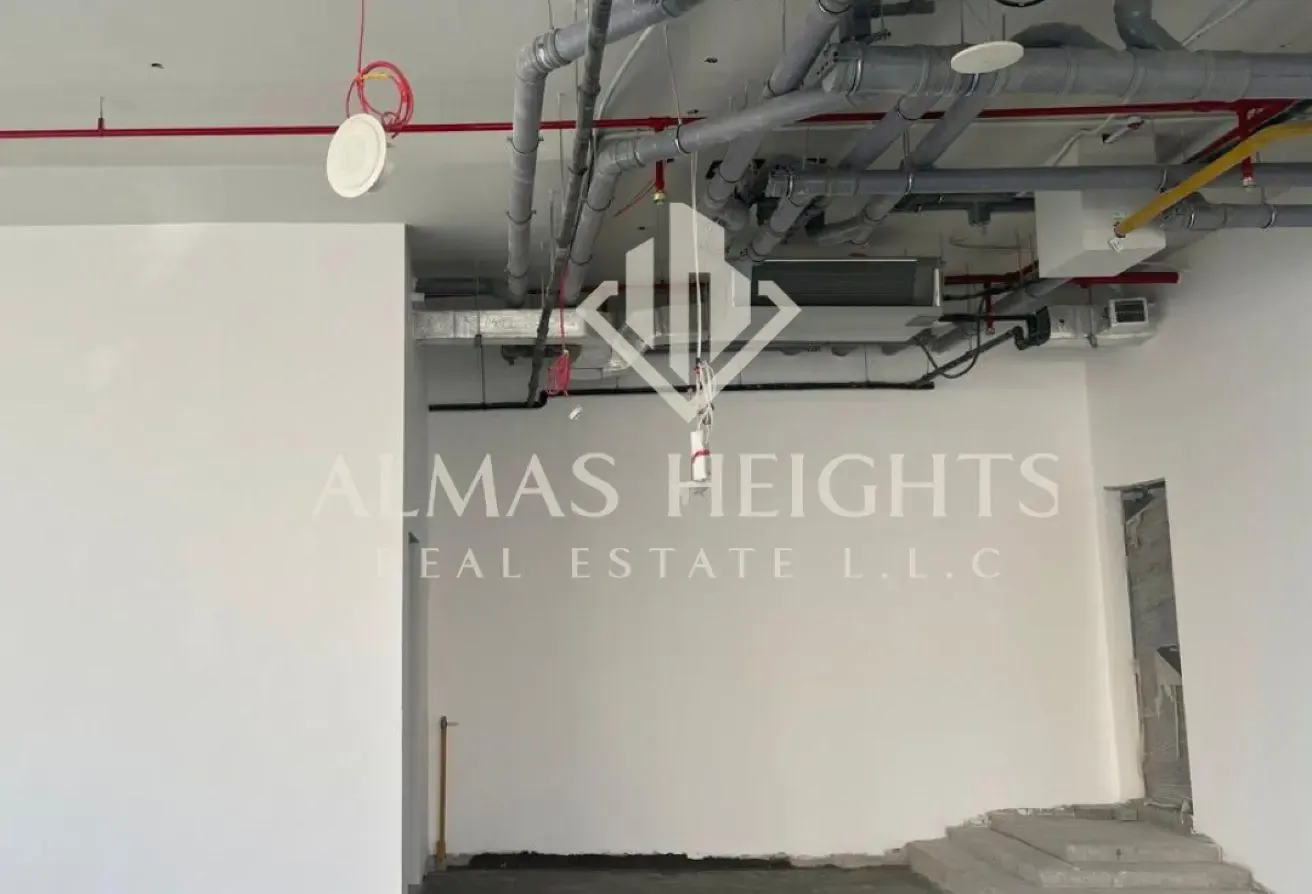 RETAIL SHOP | HIGH VISIBILITY | SHELL & CORE