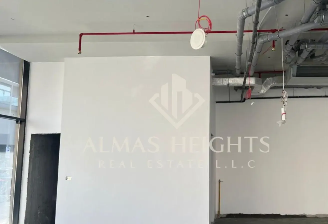 RETAIL SHOP | HIGH VISIBILITY | SHELL & CORE