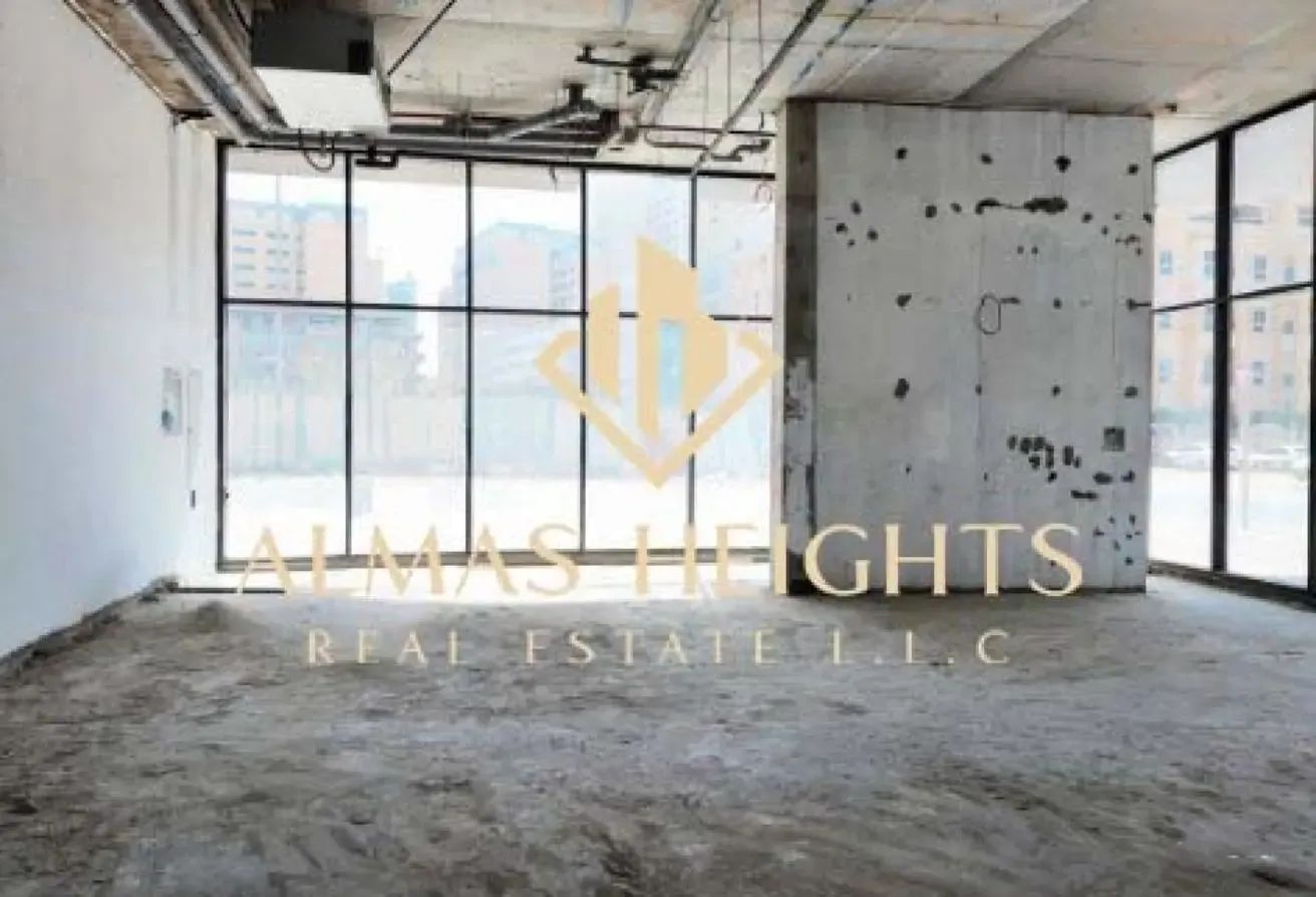 RETAIL SHOP | HIGH VISIBILITY | SHELL & CORE