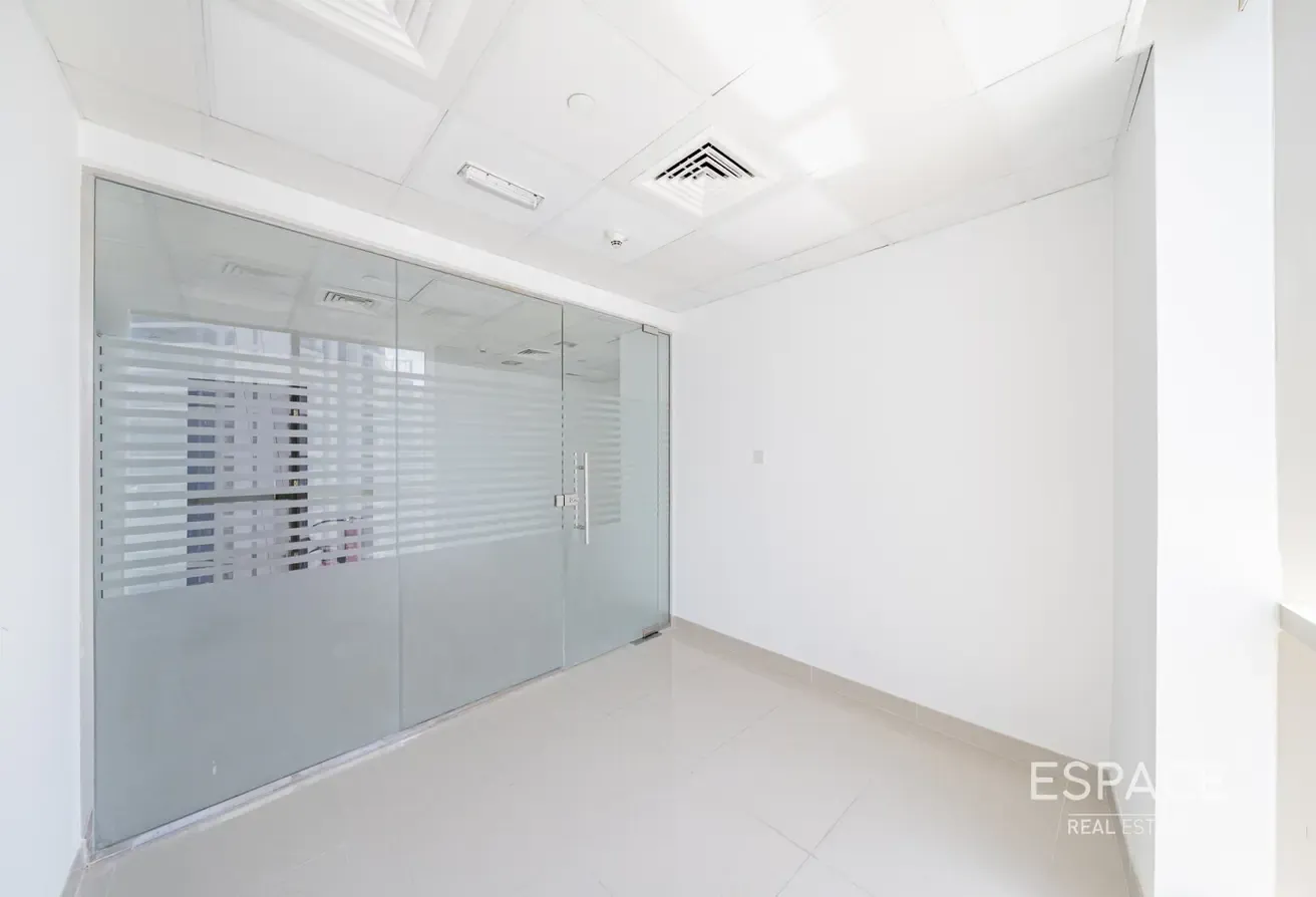 Vacant | Panoramic Views | 3 Parkings