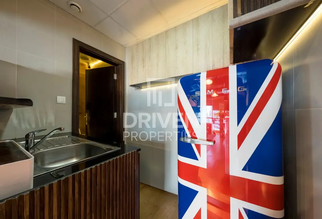 Fitted and Furnished | Water View | Mid Floor
