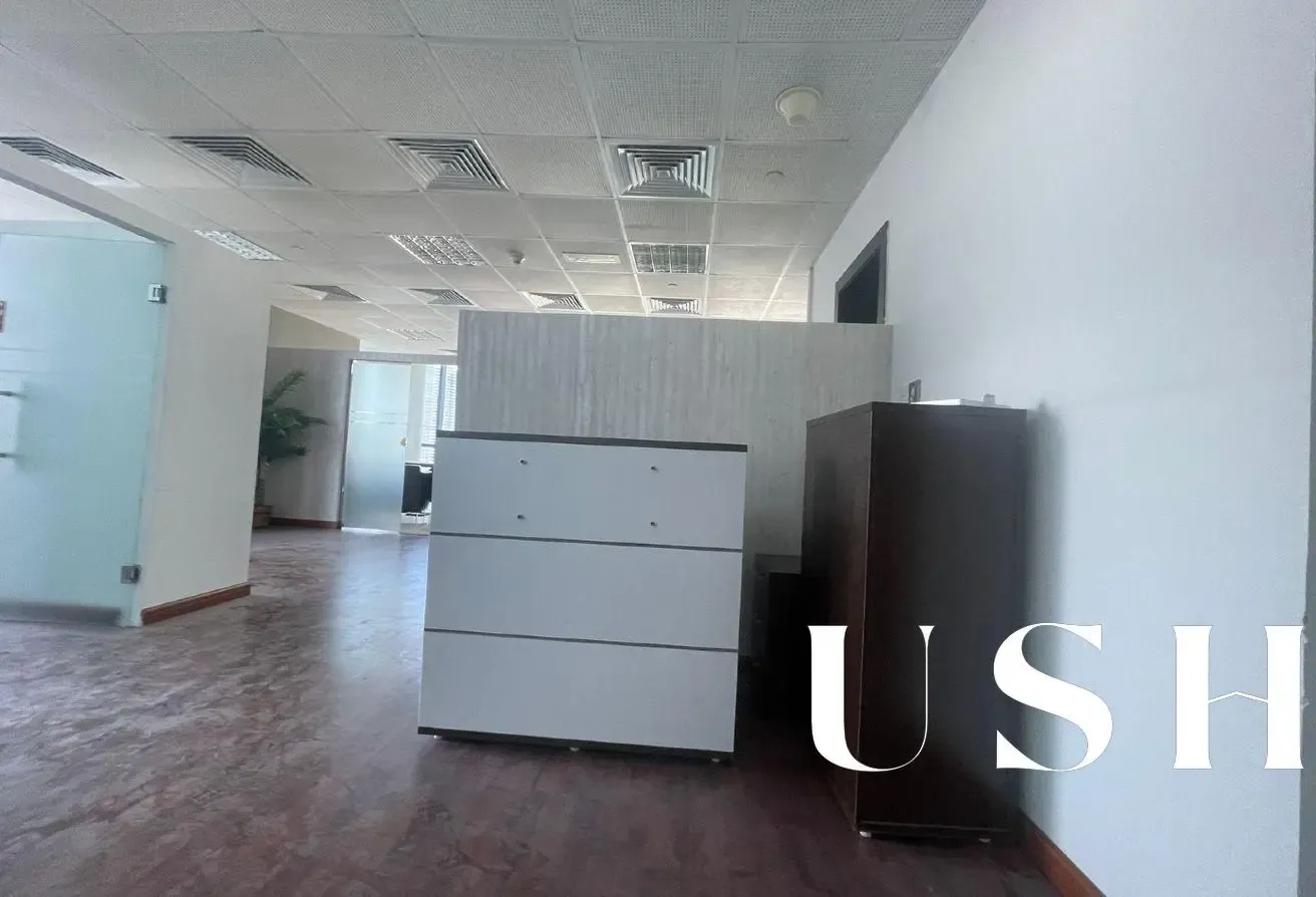 Vacant | Fully Furnished | Lake View | Low Floor