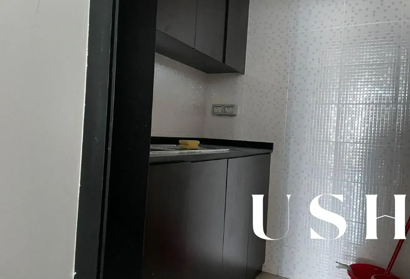 Vacant | Fully Furnished | Lake View | Low Floor