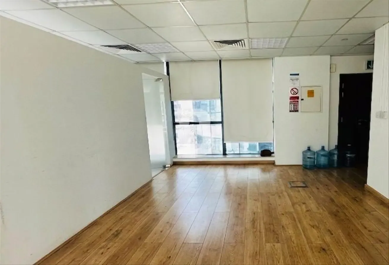 FULLY FITTED | VACANT OFFICE |  LAKE VIEW  | DMCC