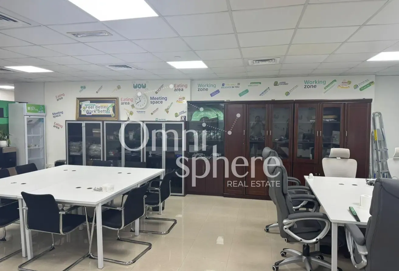 Vacant | Prime Location | High Floor| Near Metro
