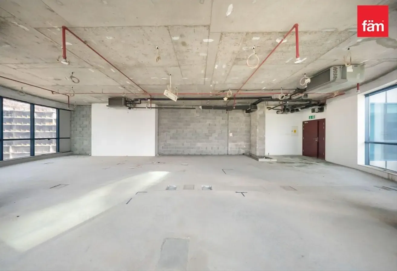 Available Now | Open Layout | Close To Metro