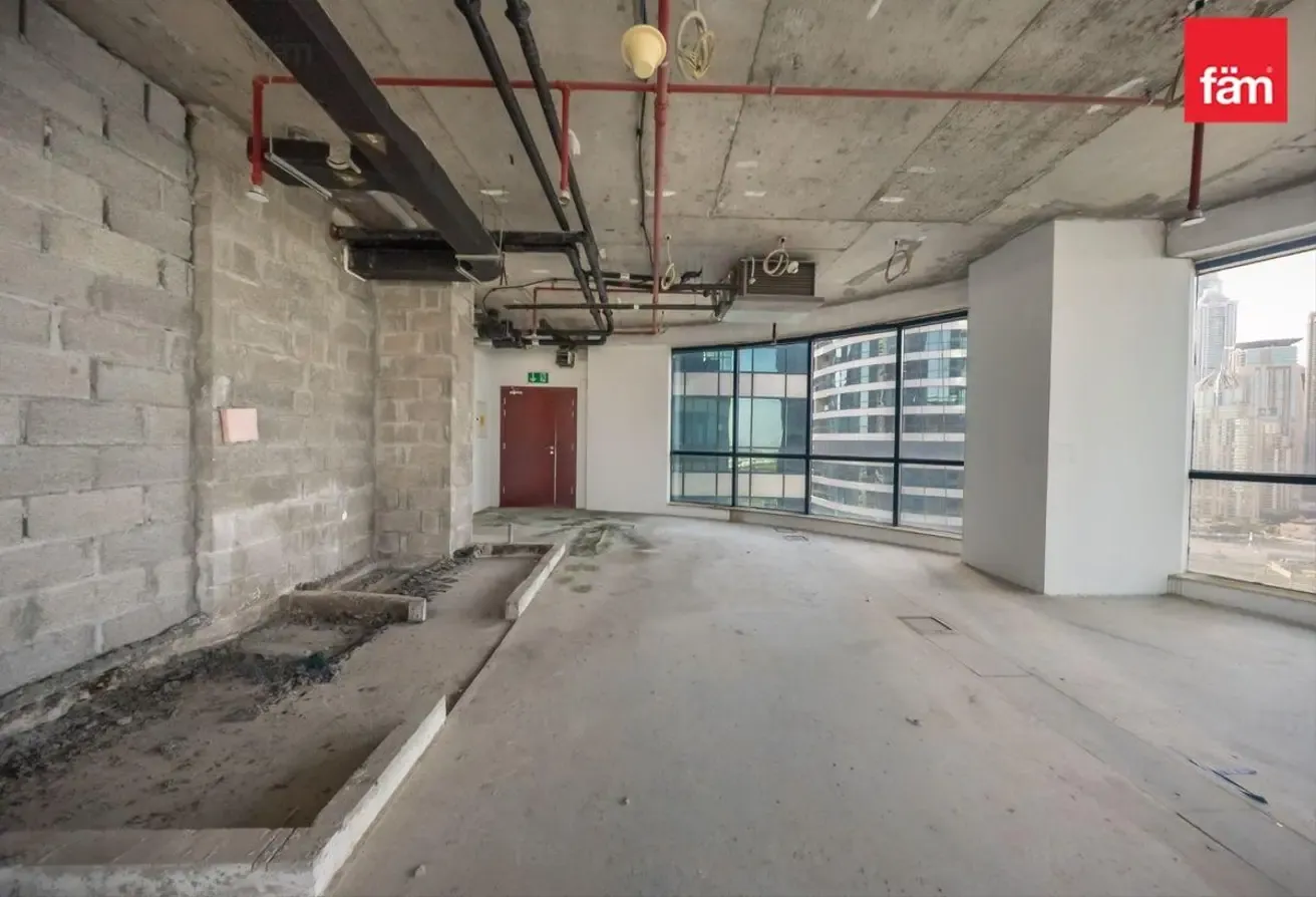 Available Now | Open Layout | Close To Metro